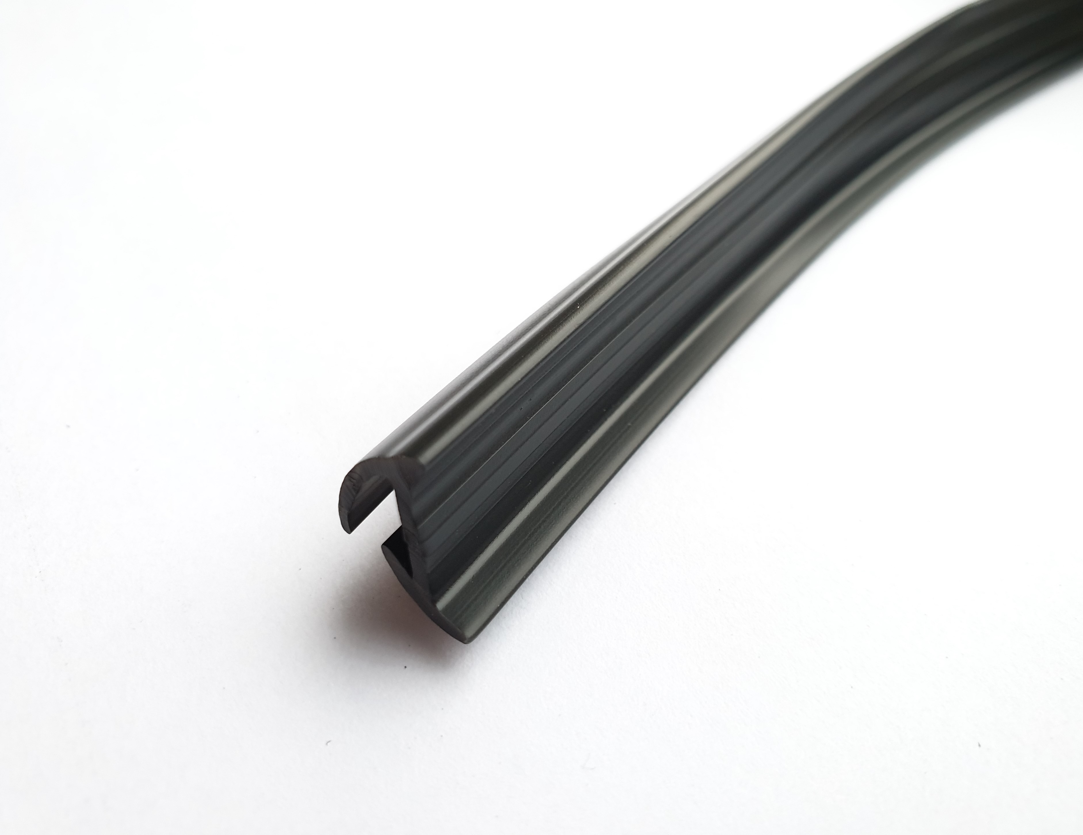 Stoffeerband / Afwerkband zwart, per rol 100 meter - Afbeelding 2