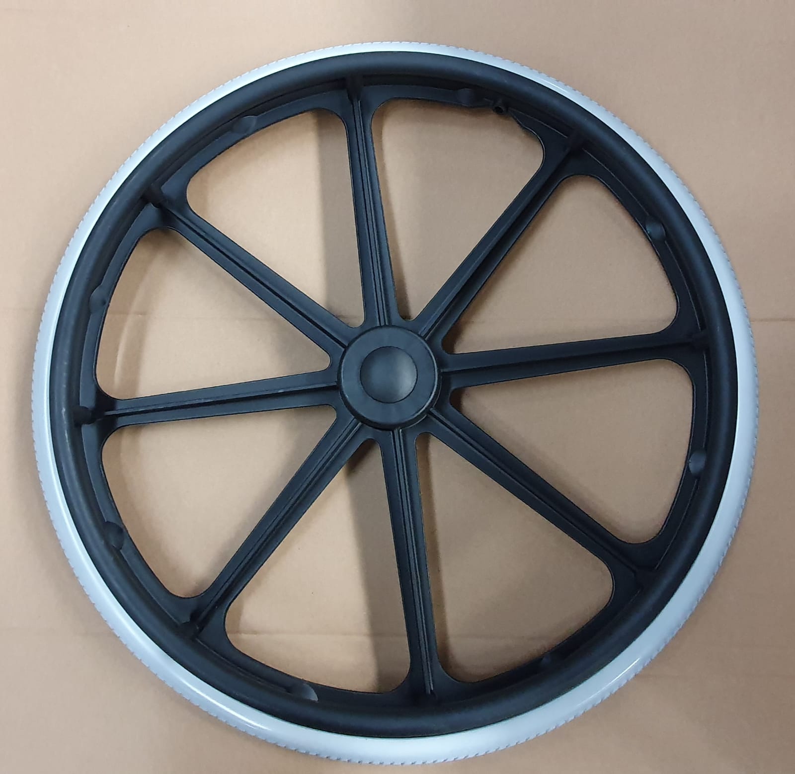 Wiel 24" zwarte kunststof velg met grijze PU band inclusief hoepel, RVS lager/schroefen/ringen/tussenbus - Afbeelding 8